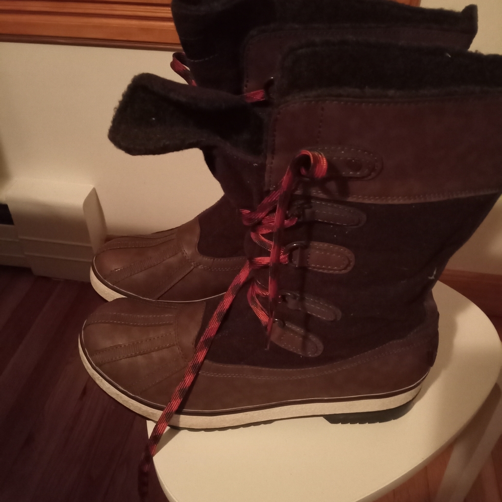 UGG